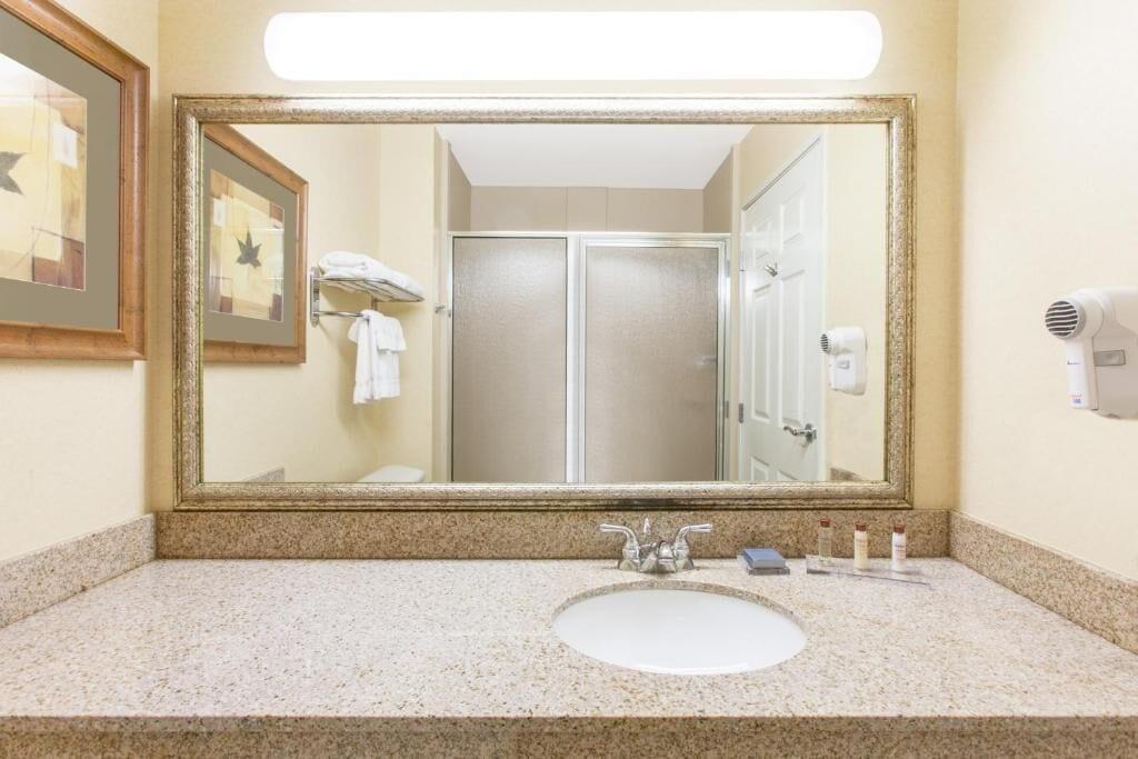 Wingate By Wyndham Bentonville Extérieur photo